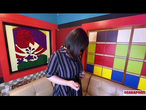 ❤️ Puttana giapponese con grandi tette si masturba con sex toys e ha un orgasmo. Parla in un'intervista della sua esperienza di scopata. Tette enormi e figa pelosa che geme forte. Osakaporn ️ Video di sessoal it.4k-porno.ru ️❤
